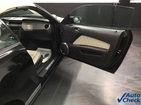 Used 2012 Ford Mustang Premium image 39