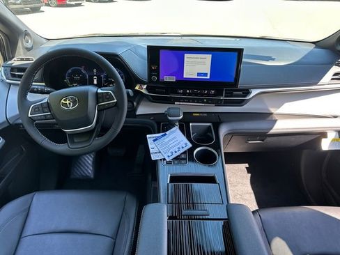 New 2026 Toyota Sienna XSE AWD/4WD image 19