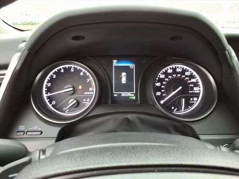 Used 2022 Toyota Camry SE image 21