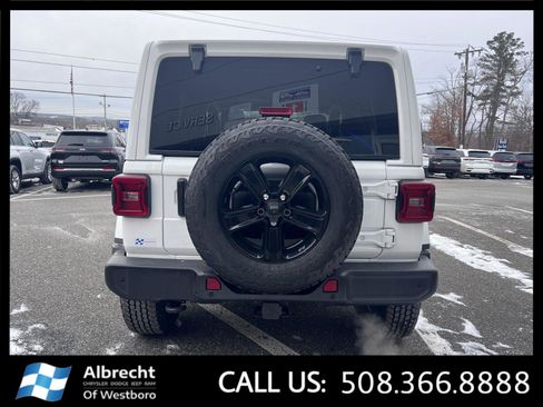 Used 2021 Jeep Wrangler Unlimited Sahara image 4