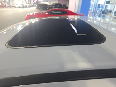 Used 2017 Honda Accord EX-L image 8