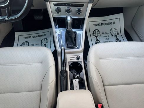 Used 2015 Volkswagen Golf TDI S image 22