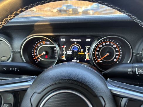 Used 2021 Jeep Gladiator Overland w/ Popular Equipment Package image 18