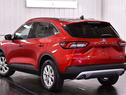 New 2025 Ford Escape Active w/ Cold Weather Package image 5