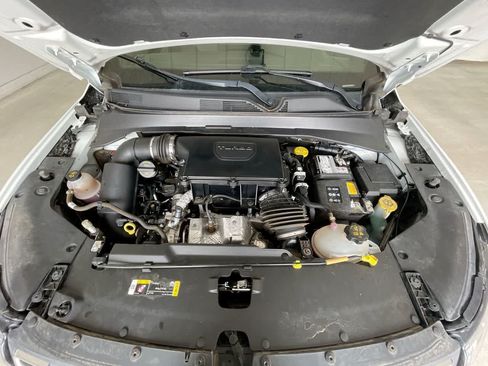 Used 2024 Jeep Compass Latitude AWD/4WD image 24