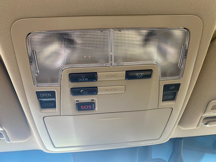 Used 2016 Toyota Avalon Limited w/ Toyota Safety Sense Package FWD image 22