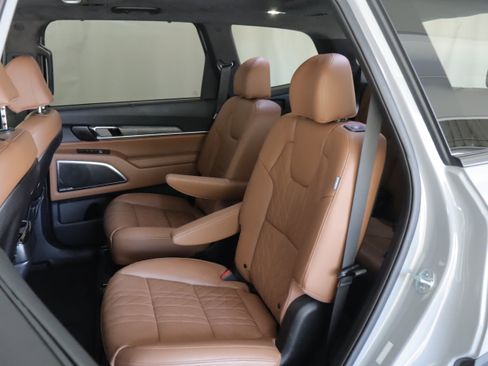 Used 2023 Kia Telluride SX Prestige X-Line image 9