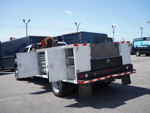 Used 2013 Ford F550 4x4 Crew Cab Super Duty w/ Payload Upgrade Pkg image 13
