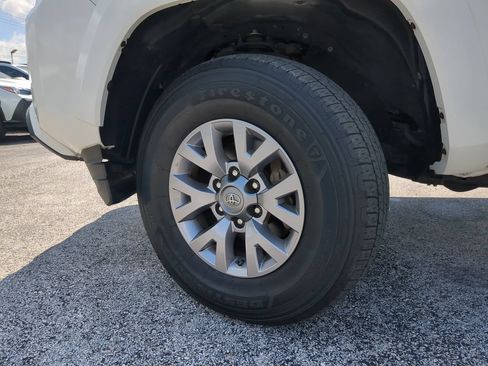 Used 2019 Toyota Tacoma SR5 RWD image 31