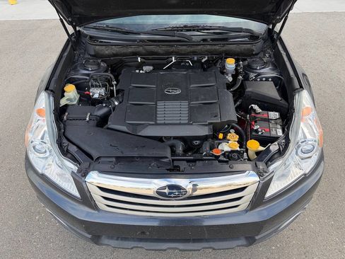 Used 2010 Subaru Outback 3.6R Limited w/ Popular Equipment Group 1A image 29