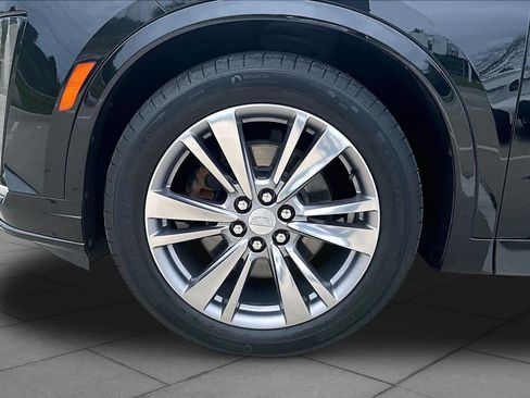 Used 2024 Cadillac XT6 Premium Luxury FWD image 10