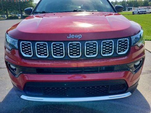 Used 2025 Jeep Compass Limited AWD/4WD image 6