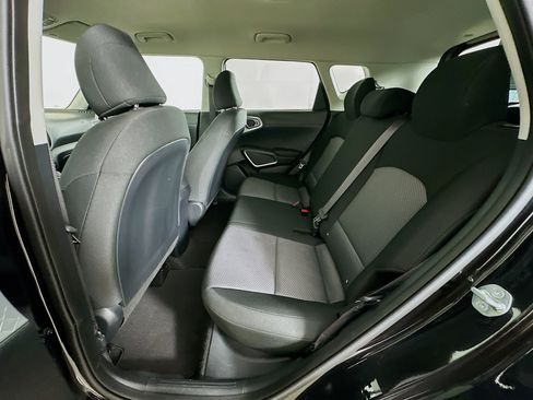 Used 2025 Kia Soul LX w/ LX Technology Package image 26