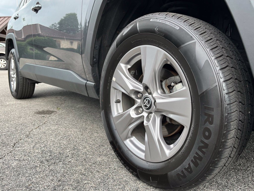 Used 2022 Toyota RAV4 XLE AWD/4WD image 12