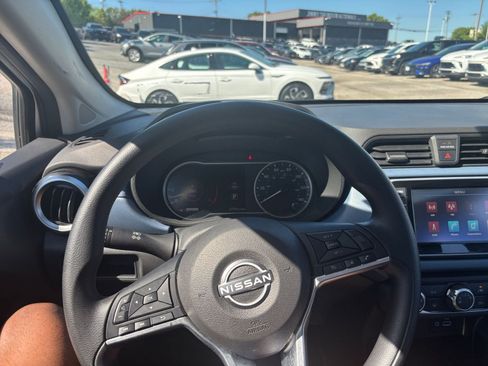 Used 2025 Nissan Versa SV FWD image 29