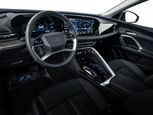 Used 2025 Audi Q5 Premium w/ Convenience Package AWD/4WD image 9