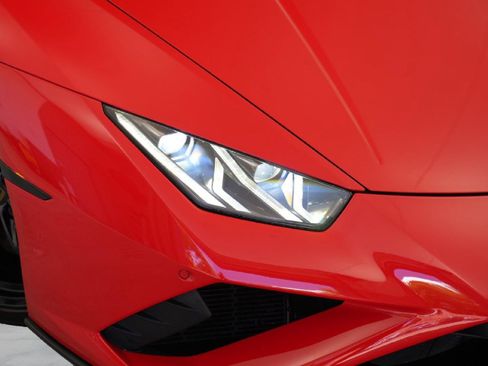 Used 2021 Lamborghini Huracan EVO RWD image 4