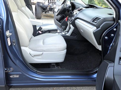 Used 2014 Subaru Forester 2.5i Limited AWD/4WD image 43