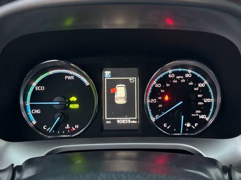 Used 2017 Toyota RAV4 XLE image 22