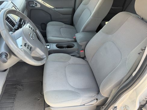 Used 2019 Nissan Frontier SV AWD/4WD image 16