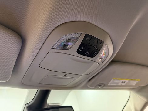 Used 2024 Chrysler Pacifica Touring-L image 88