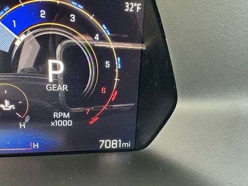 Used 2024 Chevrolet Colorado Z71 w/ Z71 Convenience Package 2 image 5