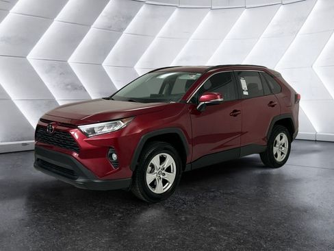 Used 2021 Toyota RAV4 XLE w/ Carpet Mat Package (TMS) FWD image 3