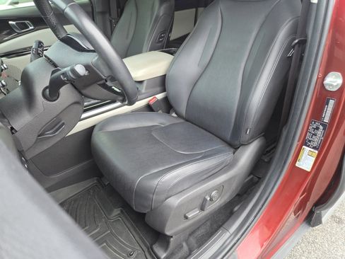 Used 2022 Kia Carnival SX image 28