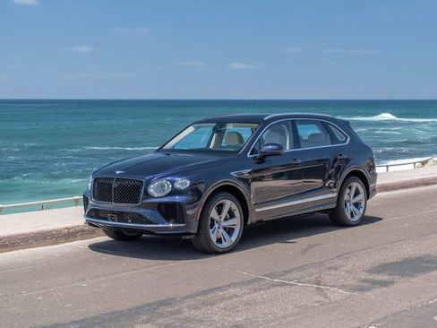 Used 2024 Bentley Bentayga AWD/4WD image 1