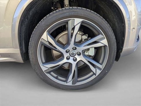 Certified 2025 Volvo XC90 B6 Plus w/ Protection Package Premier image 10