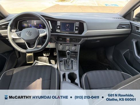 Used 2023 Volkswagen Jetta Sport FWD image 3