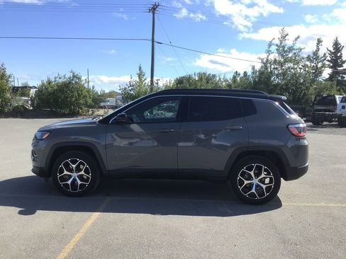 Certified 2024 Jeep Compass Limited image 1