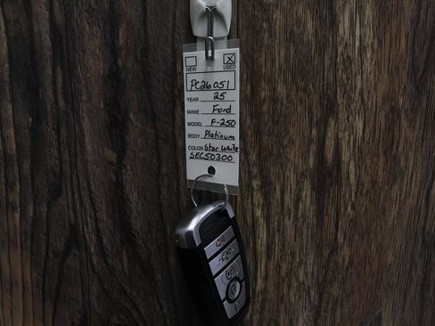 Used 2025 Ford F250 Platinum image 40