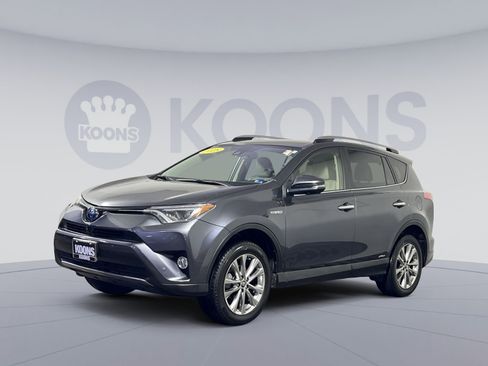 Used 2018 Toyota RAV4 Limited image 1