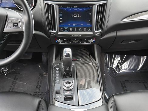 Used 2019 Maserati Levante GranLusso AWD/4WD image 20