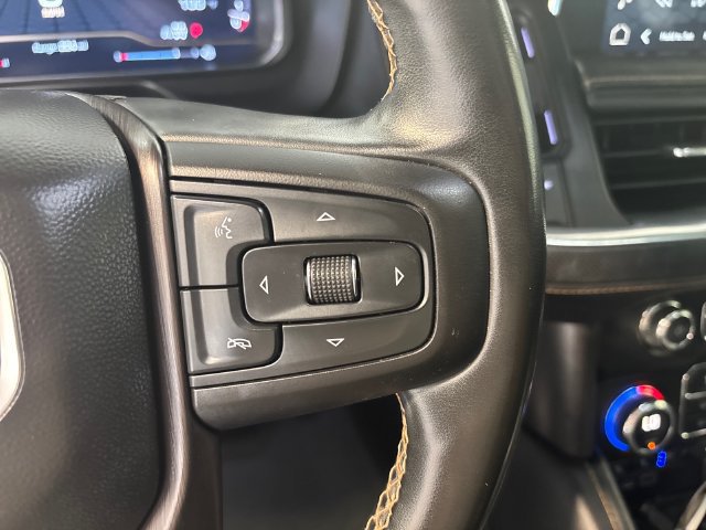 Used 2023 GMC Yukon AT4 w/ Technology Package AWD/4WD image 10