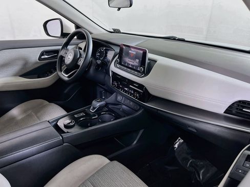 Used 2021 Nissan Rogue SV AWD/4WD image 26