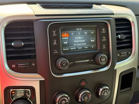Used 2019 RAM 1500 Classic SLT AWD/4WD image 17