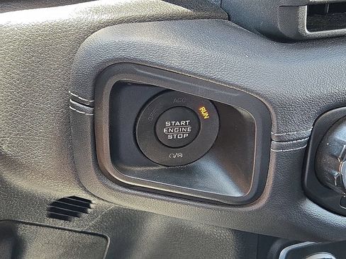 Used 2024 Jeep Wrangler Unlimited Sahara AWD/4WD image 31