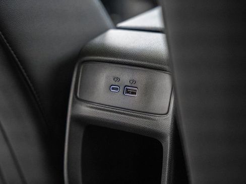 New 2026 Chevrolet Trax LT w/ Sunroof Package FWD image 32