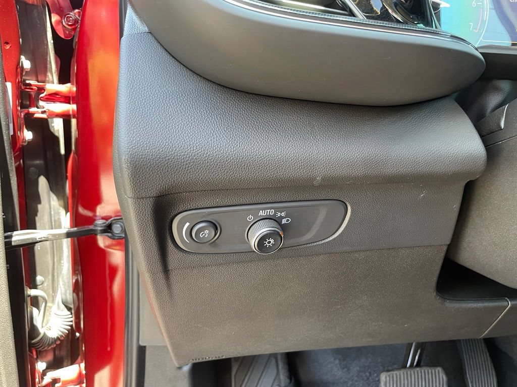 Used 2023 Buick Envision Essence FWD image 13