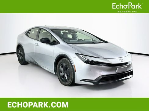 Used 2024 Toyota Prius LE FWD image 1