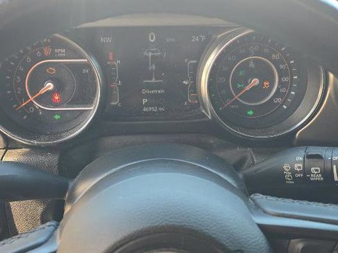 Used 2022 Jeep Wrangler Unlimited Sport AWD/4WD image 10