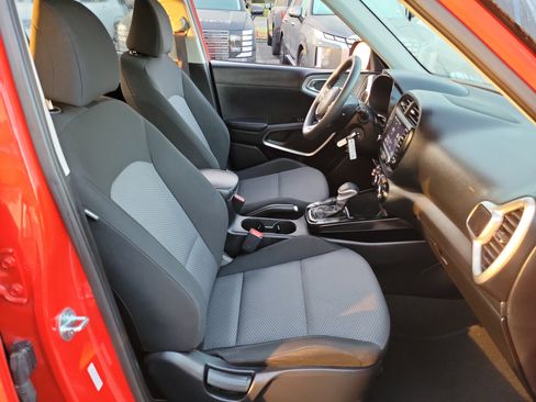Used 2023 Kia Soul LX w/ Option Group 015 image 18