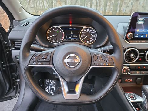 Certified 2025 Nissan Sentra SV w/ Trunk Package image 16