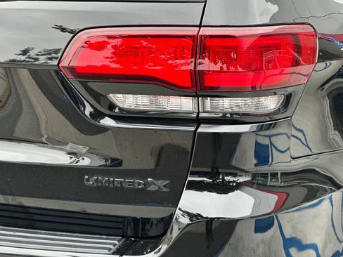 Used 2021 Jeep Grand Cherokee Limited X RWD image 28