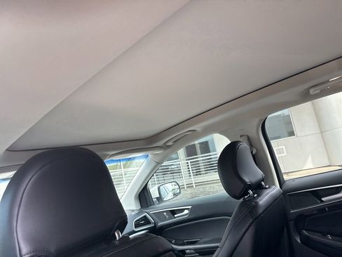 Used 2018 Ford Edge SEL w/ Equipment Group 201A AWD/4WD image 19