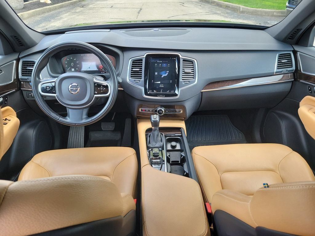 Used 2019 Volvo XC90 T6 Momentum w/ Protection Package Premier AWD/4WD image 11