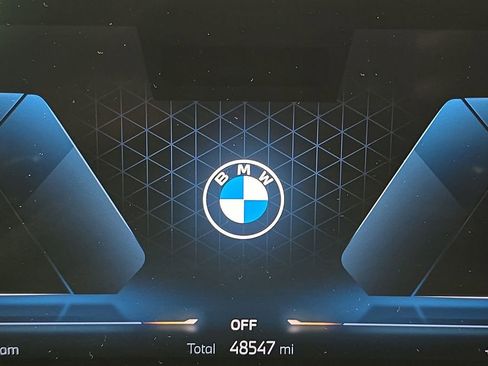 Certified 2023 BMW X7 xDrive40i w/ M Sport Package image 16