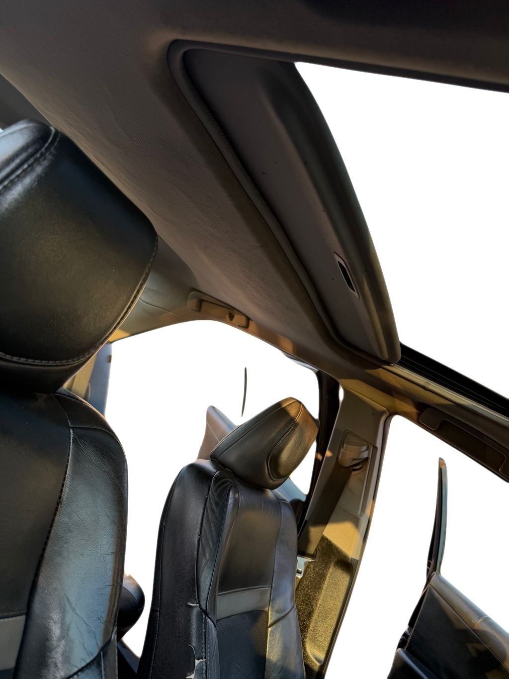 Used 2012 Toyota Camry SE w/ Leather Pkg FWD image 14